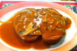 Meatloaf w Mushroom Gravy